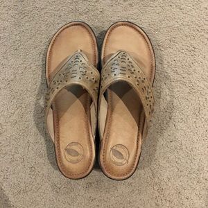 Barely worn, cushy, leather flip flops